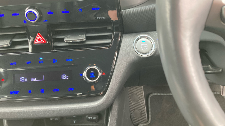 Hyundai IONIQ 1.6 GDi Plug-in Hybrid Premium SE 5dr DCT Hatchback